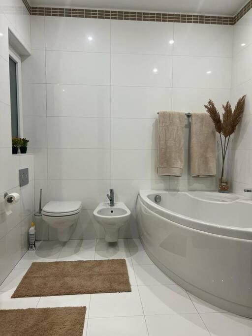 Pembroke St Julians Luxury, Comfort, Location Exterior foto