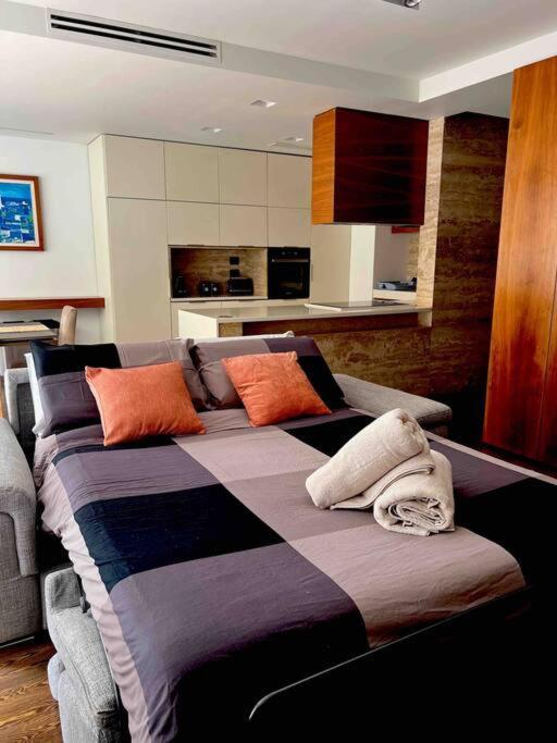 Pembroke St Julians Luxury, Comfort, Location Exterior foto